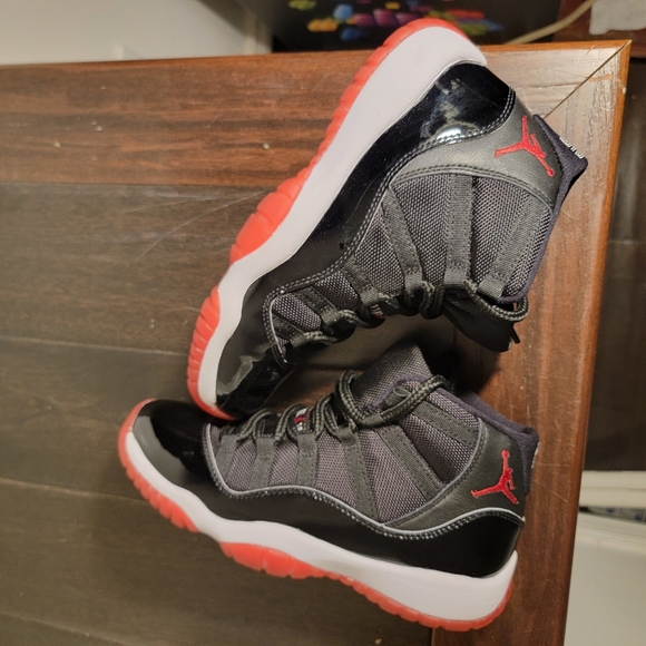Jordan 11 - Picture 7 of 9